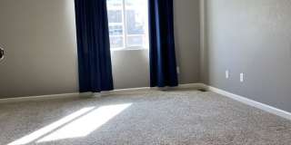 Spacious Two-Story Townhouse Gallery 10