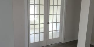Spacious 4BR House in Charlotte Gallery 16