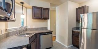 Refreshed 3 BR/2 BA home near I-49/UofA! Large fenced yard! Gallery 7