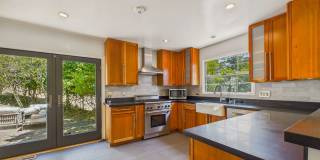 Beautiful serene and private Belmont home Gallery 12
