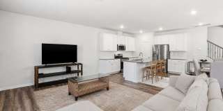 Luxury End-Unit Townhome in Desirable Chateau Community Gallery 19