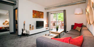 Humbucker Apartments Gallery 16