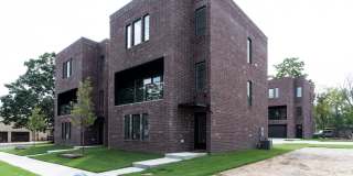 Modern 4 bedroom 3 bath near Razorback campus - 2nd story loft Gallery 3