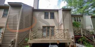 Charming 2BR & 2.5BA Townhome with Dual Primary Suites in Woodstream Glen Gallery 4