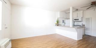 15925 Victory Blvd. Gallery 3
