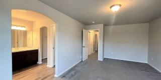 Townhome w/ 2 car garage, A/C-Newer, Low Maintance, & Conviniently Located Gallery 8