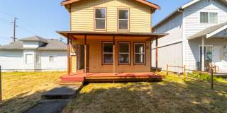 Spacious 3 Bedroom / 2.5 Bathroom Single Family Home Available in Tacoma! Spacious 3 Bedroom / 2.5 Bathroom Single Family Home Available in Tacoma! Gallery 1