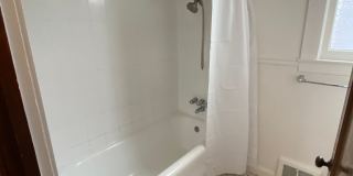 Epic REA - Spacious Light-filled Corner House 4BD/ 2BA Gallery 21