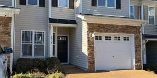 Lovely 3 Bedroom 2.5 Bath Townhouse | Leasing Special Available! Gallery 1