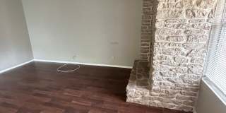 Spacious 4-plex in Central Location Gallery 6