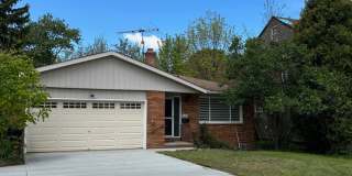 3 Bedrooms One Floor Ranch House with 2 car attached garage in Lyndhurst Gallery 1