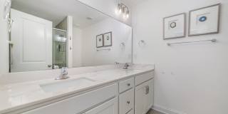 Charming 2BR Townhome in Charlotte Gallery 3