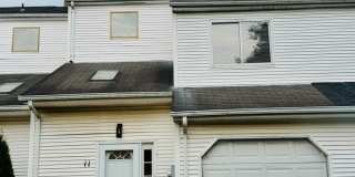 Perfect Townhouse Rental in Sicklerville! Gallery 1