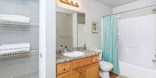 Hawthorn Suites Gallery 22
