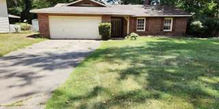North Columbus 3 Bedrooms 2 Bath Garage Gallery 1