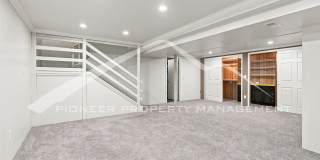 Stunning Townhouse with Washer/Dryer and Central AC Gallery 20