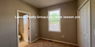 Upscale Three Bedroom in Colonial Green with Garage Upscale Three Bedroom in Colonial Green with Garage Gallery 39