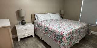 2 bedroom 1.5 bathroom furnished home Gallery 13