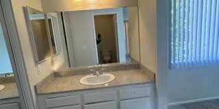 COMING SOON! 3 Bed + 1.5 Bath Townhouse Gallery 37