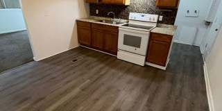 Spacious 4BD/1BA Gallery 1