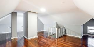 512 Troy St. Gallery 19