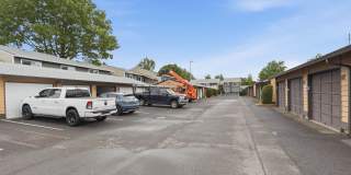 Charming Updated Condo in Great Location Gallery 31