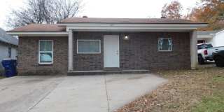 Newly Remodeled 2 Bedroom House for Rent Near UAFS Gallery 1