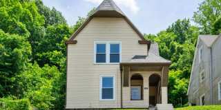 Newly Renovated 3 bed/1 Bath on a Quiet Street in Wilmerding! Available 9/1 Gallery 1