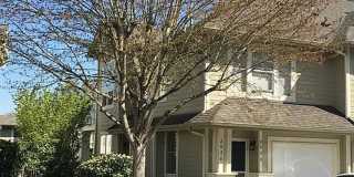 Light & Bright End Unit Condo! Gallery 1