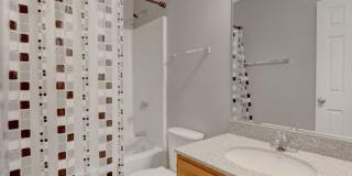 Charming 3BR Townhome in Lincoln Gallery 22