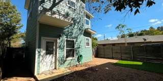 Great, modern 2 bedroom 2.5 bath available in South Austin! Gallery 42