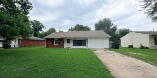 PRICE REDUCED: 2 Bedroom/1 Bathroom located at 845 Middle Dr. in New Whiteland, IN. Gallery 1