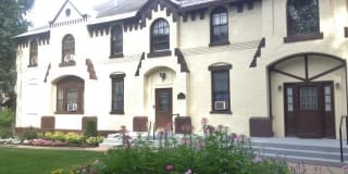 Skidmore Apartments Gallery 32