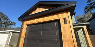 606 E Leonard St Gallery 7