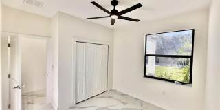 2404 Dickens Avenue N Gallery 6