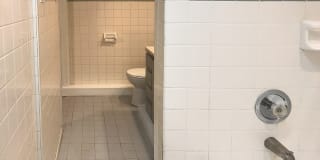 5120 S. Hyde Park Boulevard Gallery 31