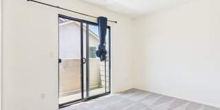 Sumaya Condo 2 Bed/2 bath with Fireplace. Includes washer and dryer Gallery 15