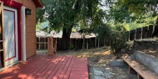 ECLECTIC ASHLAND RETREAT WTIH PARK LIKE YARD & UTILITIES Gallery 7