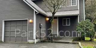 2 Bedroom Townhome in Gig Harbor Gallery 1