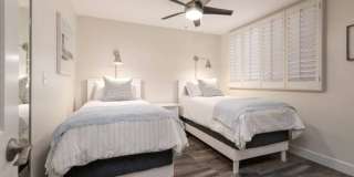 THE BAYSIDE Gallery 18