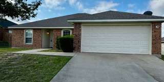 Spacious 4 Bedroom 2 Bath Gallery 1