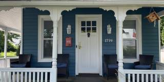 1719 Beverly Avenue unit: Front Gallery 1