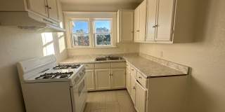 Upgraded 4 Bedroom Near Drake Park! Gallery 4