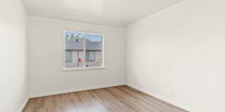 Recently Remodeled 1 Bedroom Duplex Unit Looking for a new tenant! Gallery 10