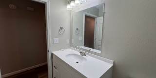 3 bed 2 bath Duplex. Gallery 19