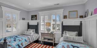 310 Worthington Avenue Gallery 32