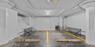 United Jewelers and Lee Hardware Apartments Gallery 39