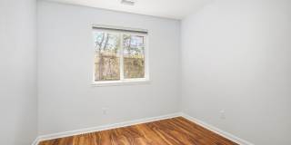 Beautiful 3 bed / 2 bath duplex in Uptown Neighborhood! Gallery 15