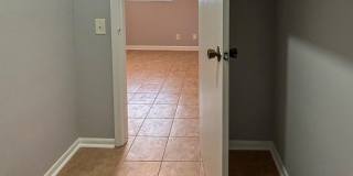 1122 WOODRUFF Avenue Gallery 8