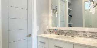 ** YOU WANT LUXURY AT ITS FINEST**ABSOLUTELY STUNNING ENTERTAINMENT 4\5 MOORINGS HOME ** Gallery 95